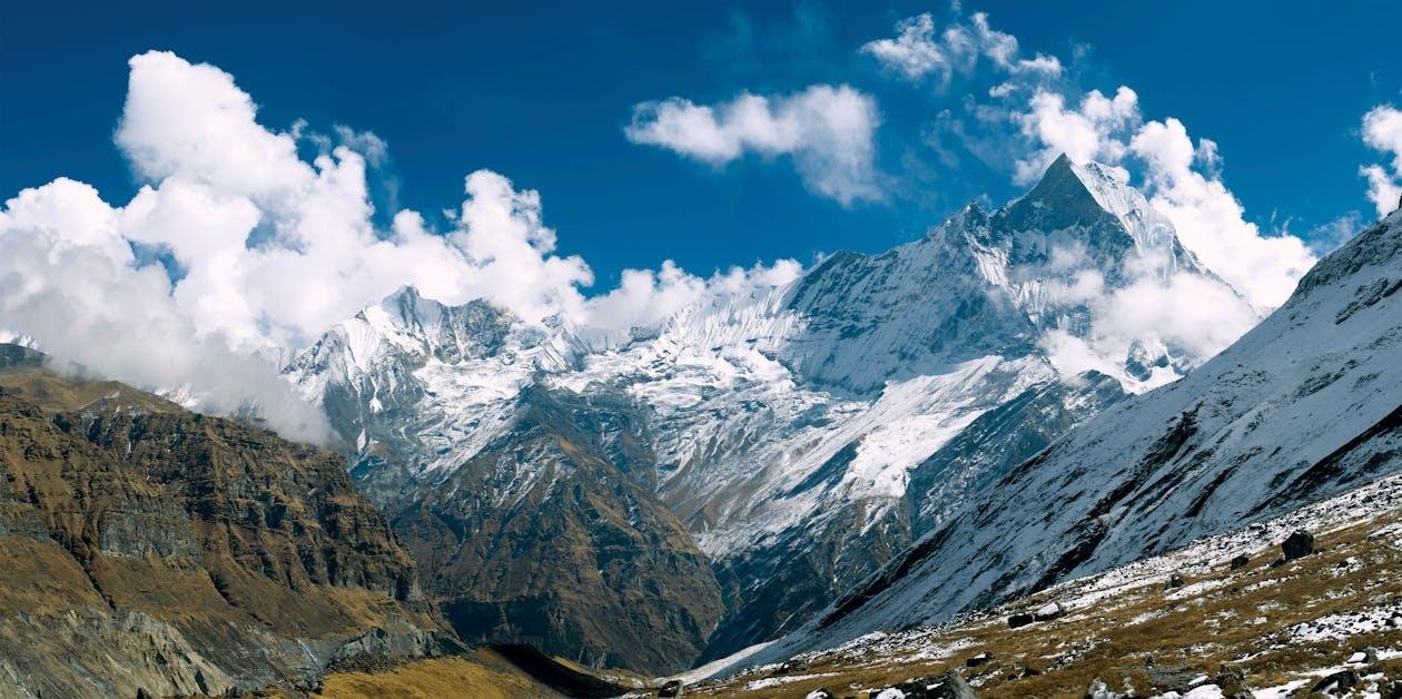 An Insider’s Guide to Trekking in the Annapurna Region: Routes, Tips, and Highlights